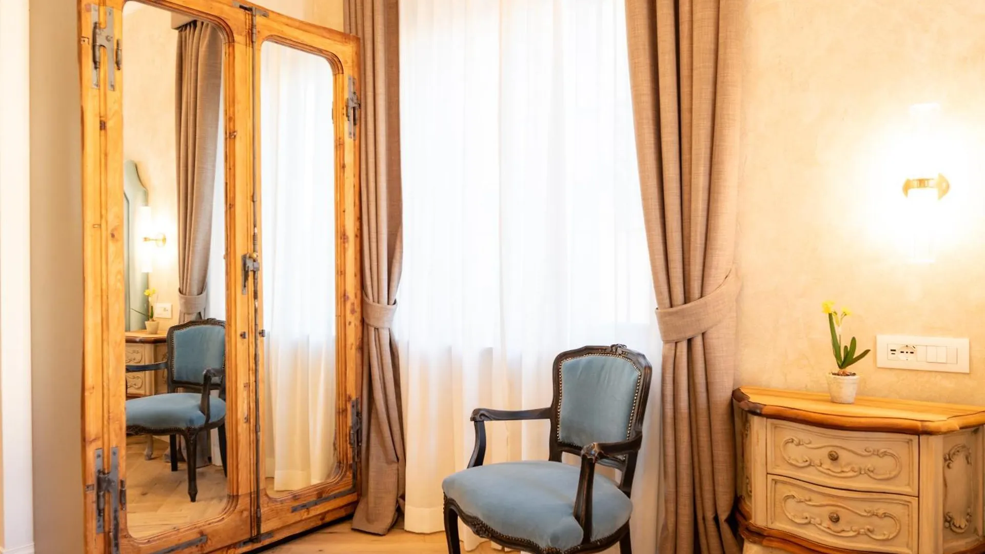 Palazzo Doni By Florence Art Apartments Aparthotel